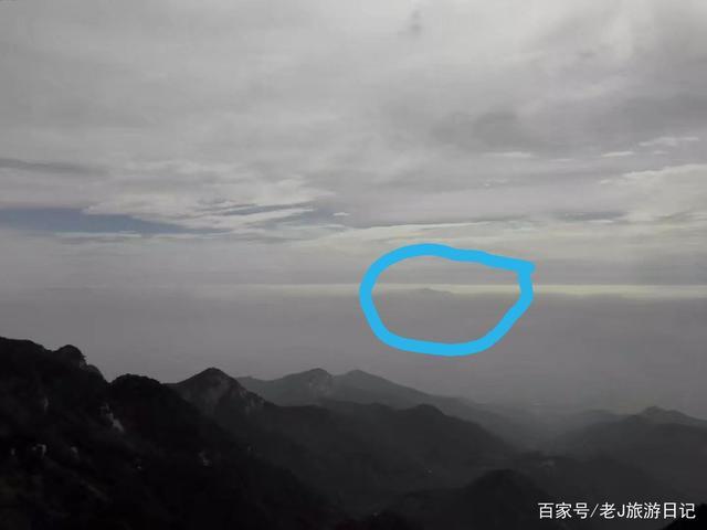 登上泰山,看到了海市蜃楼,大家能找出海市蜃楼是山的