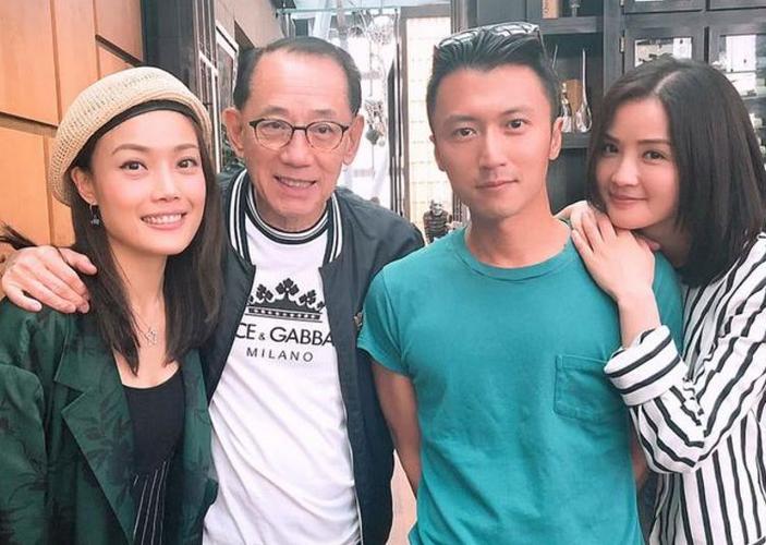 据爆料,老板杨受成带领旗下艺人谢霆锋容祖儿阿sa与马云同一包厢观看