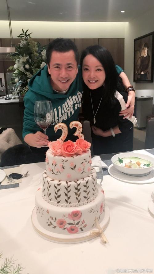 王中磊妻子晒双宋结婚照:失去了你,我还有他!