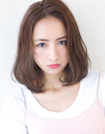 女生内扣发型图片:新年来款内扣发型让你美逆无敌