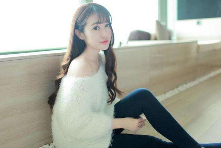 铠甲勇士女配角敏慈,曾是05年的超女,现在都是网红小姐姐了!