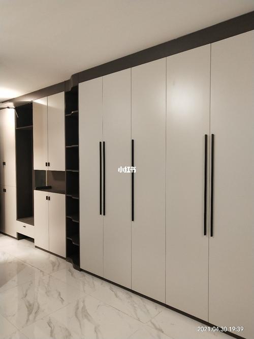 索菲亚全屋定制,安装实景 配色:月牙白和深布纹_索菲亚怎么样_全屋