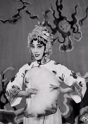 台下新潮女戏里美娇娥:优秀青年京剧演员荀派花旦王梦婷
