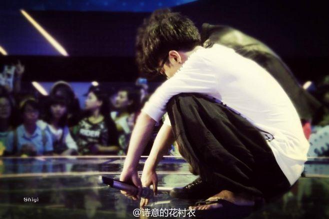华晨宇# #假行僧# cr:@诗意的花衬衣