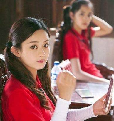 赵丽颖 赵丽颖的双马尾也非常可爱,包子脸的赵丽颖配着可爱的双马尾