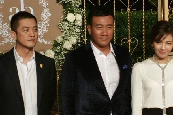 胡军刘涛帐篷门图 干柴烈火全剧组都知道?