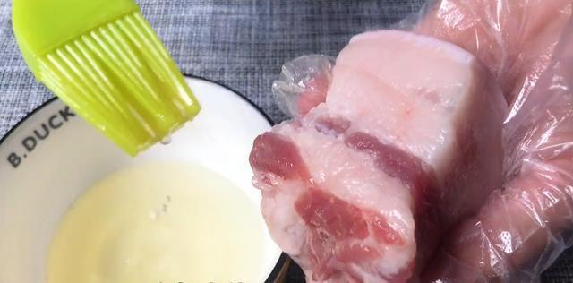 猪肉作为餐桌上重要的动物性食品之一,因为纤维较为细软,结缔组织较少