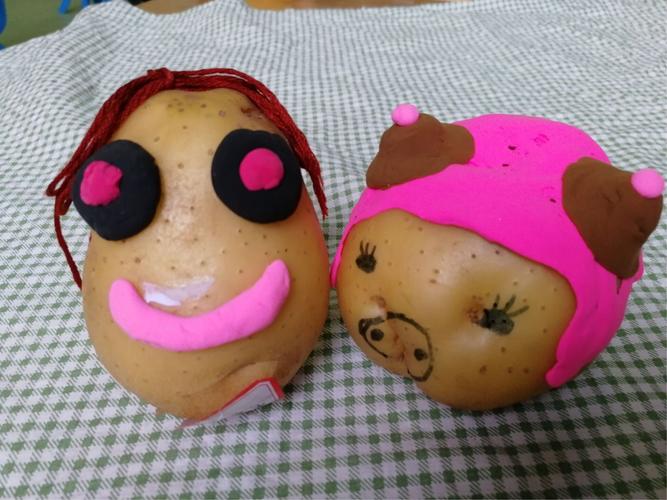 《土豆变形记》 ——边城镇中心幼儿园小一班土豆创意