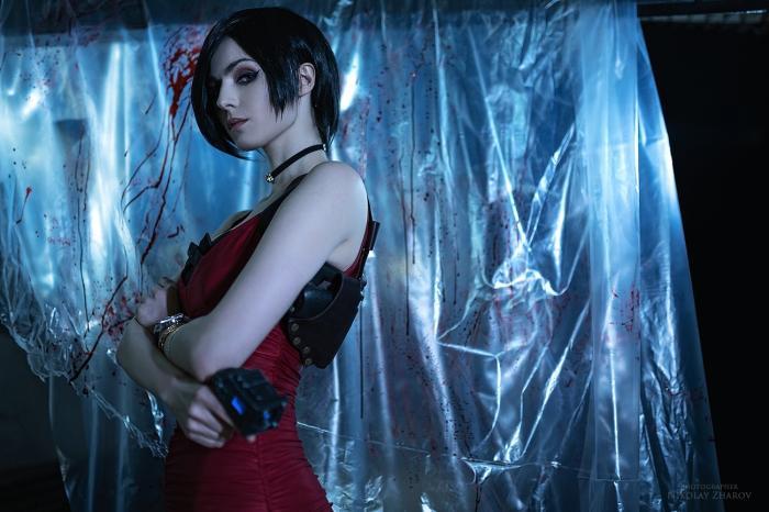 生化危机2:重制版高冷美女大战丧尸冷艳cos让人眼前一