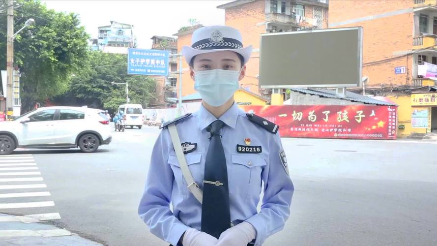 孩子们可以放暑假,但交通安全意识一定不能"放长假",家长们必须教会