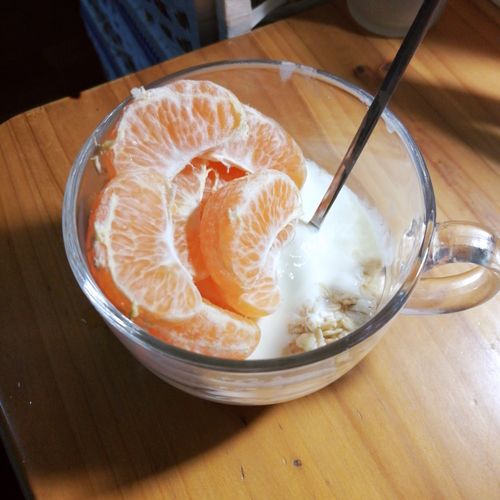 酸奶 四勺麦片 一个橘子