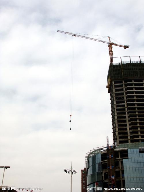 建筑施工现场塔吊设备图片大全下载; 建筑摄影图片[摄影图,jpg]; 写真