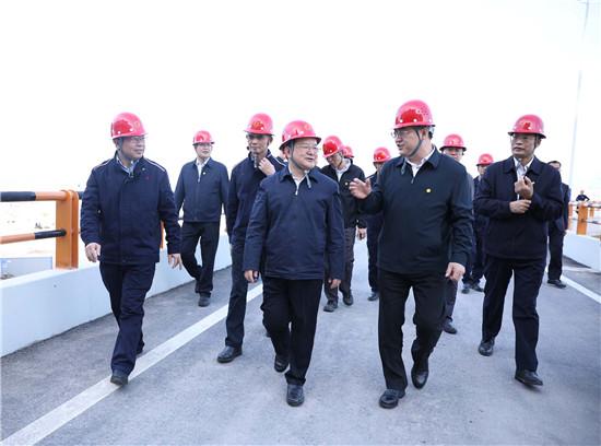 1月4日,自治区党委书记,自治区人大常委会主任鹿心社率队到我市调研.