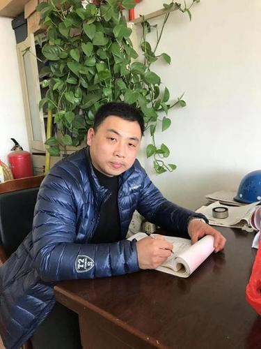 邹城市王剑锋:十年如一日修护路灯 照亮人们回家的路