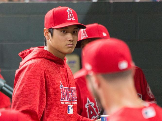 mlb公式 パーカー フーディー 大谷翔平选手着用モデル majestic(マジ