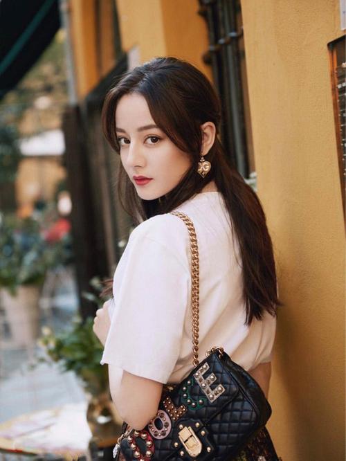 有人知道热巴的全名吗06 迪丽热巴原名迪丽热巴·迪力木拉提 喜欢