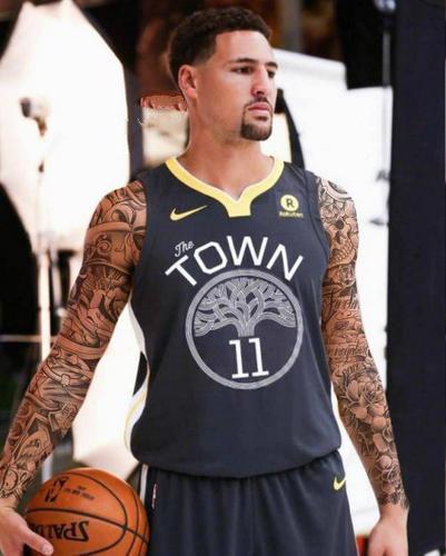 "佛祖"克雷-汤普森纹满了纹身