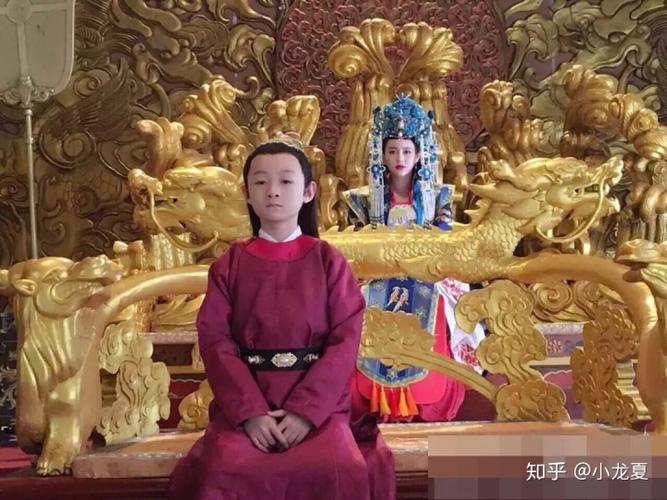 她把儿子的心上人许给前夫之子从此少了一个痴心汉多了一个渣男