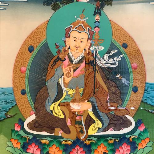 恭请供奉莲师,遇事懂得祈请莲花生大士护佑加持,诸事顺遂,得大圆满.