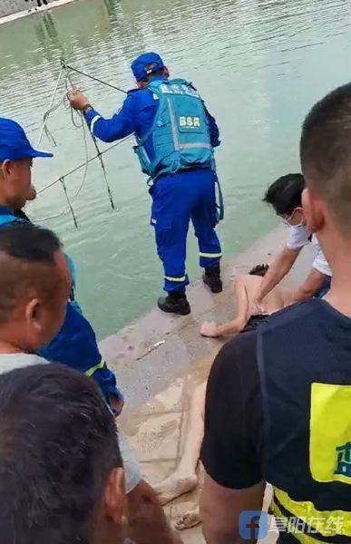 安徽一14岁男孩水道溺水,被打捞上来后已无生命体征
