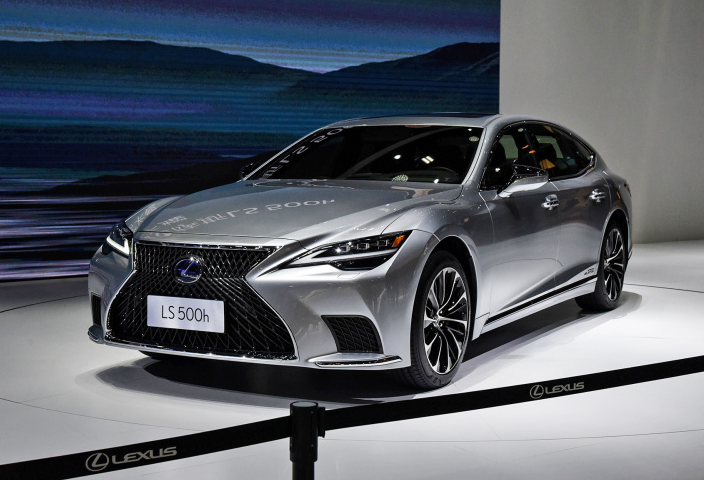 2021款雷克萨斯ls,全系推出5款车型,标配3.5lv6动力