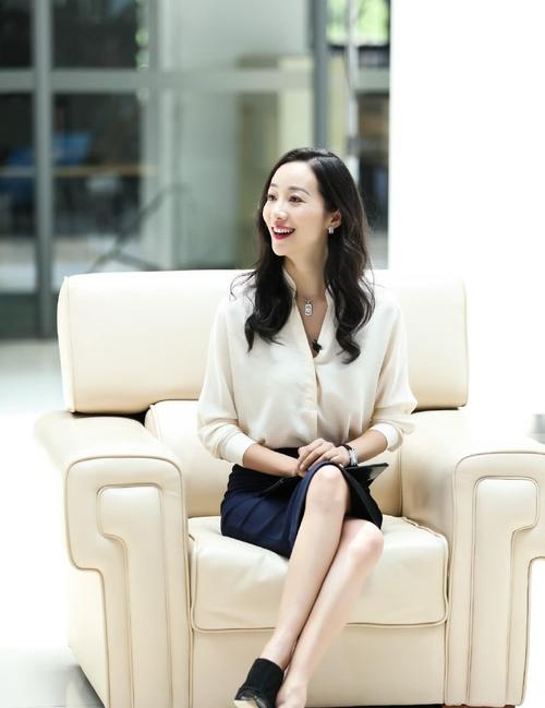 韩雪白t短裤秀美腿,就连几十块的防晒衣都能穿出高级感,美炸了