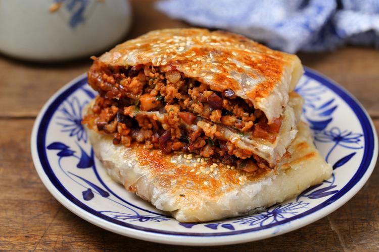 十分钟搞定,不用揉面就能做出香酥美味的大肉饼,孩子一口气吃俩