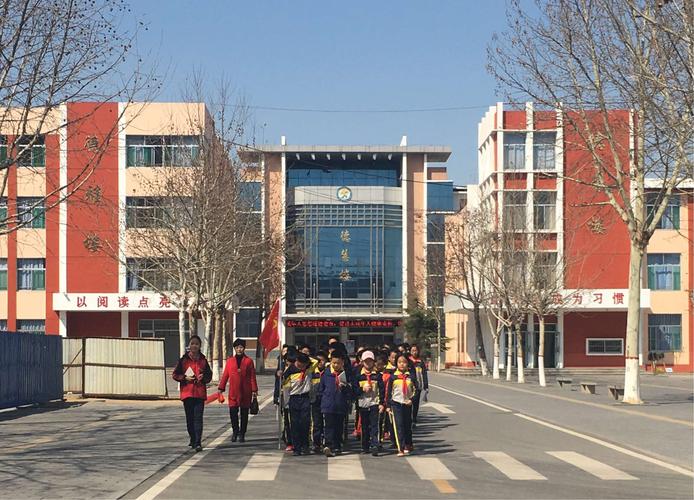 走进扳倒井,感受酒文化 ——高青县实验小学五.二中队