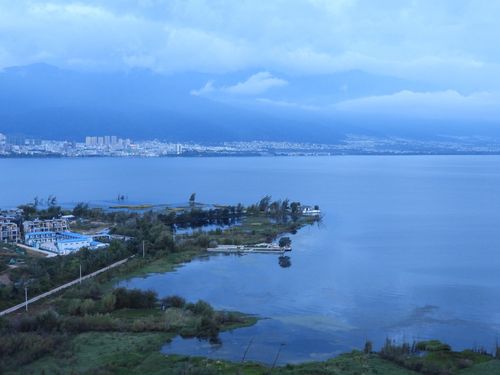 大理的苍山洱海景色