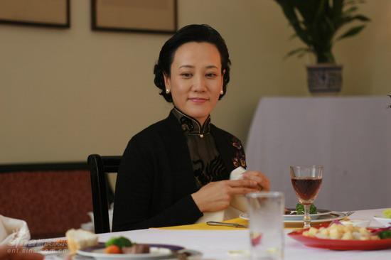 54 2008-01-03 现在中央8放的《西安事变》里宋美龄的扮演者姜南还演
