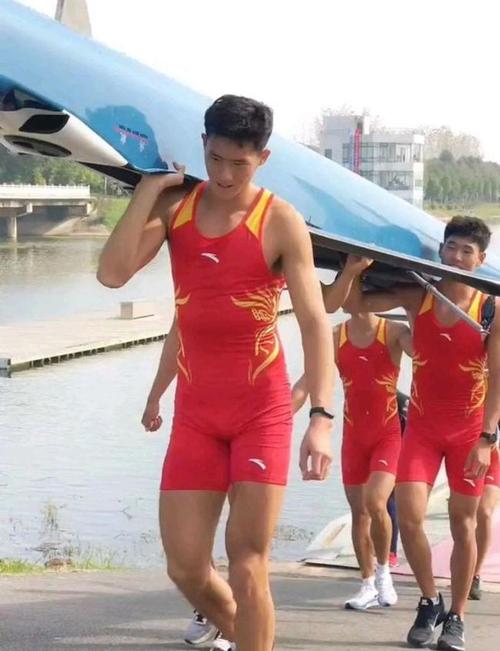 帅气的皮划艇运动员,训练的时候真的挺猛的!