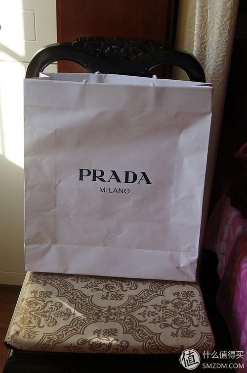 经过长途飞行后,外包装袋明显褶皱