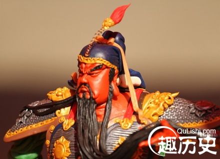 揭秘红脸关公之谜:满脸通红是因为抹了鸡血?