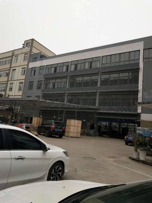 重庆渝北 渝北区回兴街道服装城大道金锦路32号900㎡ 厂房出租层高3.