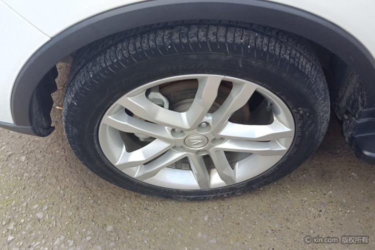 长安cs35左前轮胎