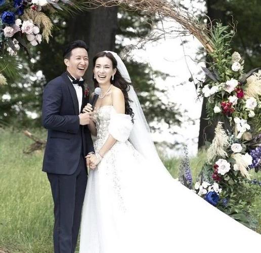 韩庚卢靖姗婚礼仪式现场曝光,现场签字注册结婚,甜蜜