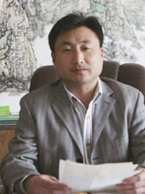 孙志安:河南安阳人  2009年4月创办凤凰光伏董事长.