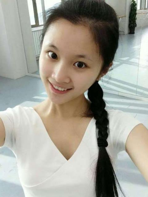 热巴高中照李沁高中照李一桐高中照看到她一眼沦陷