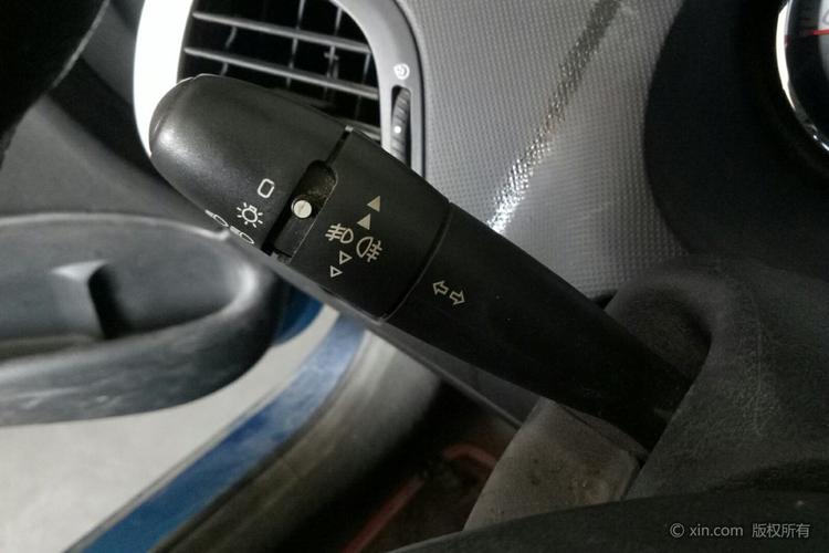 标致207三厢 2011款 1.4 手动 驭乐版