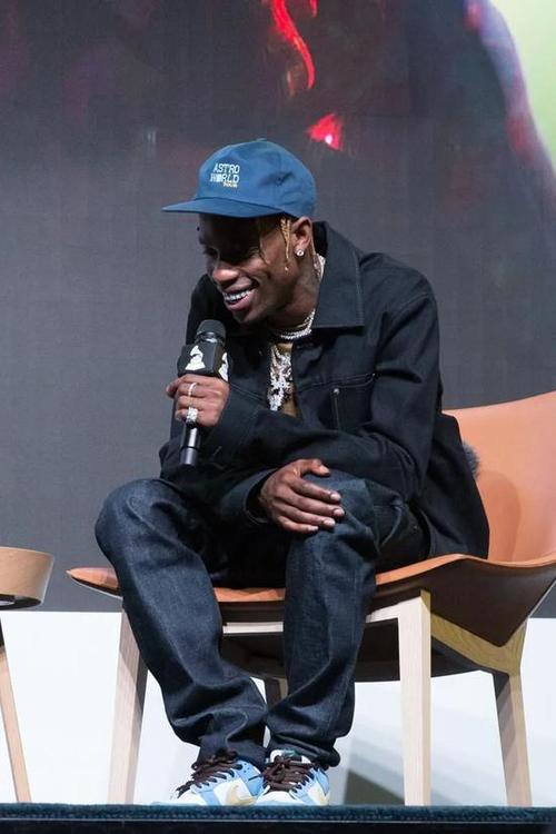 travisscott的这件裤子时髦到让我放弃牛仔裤