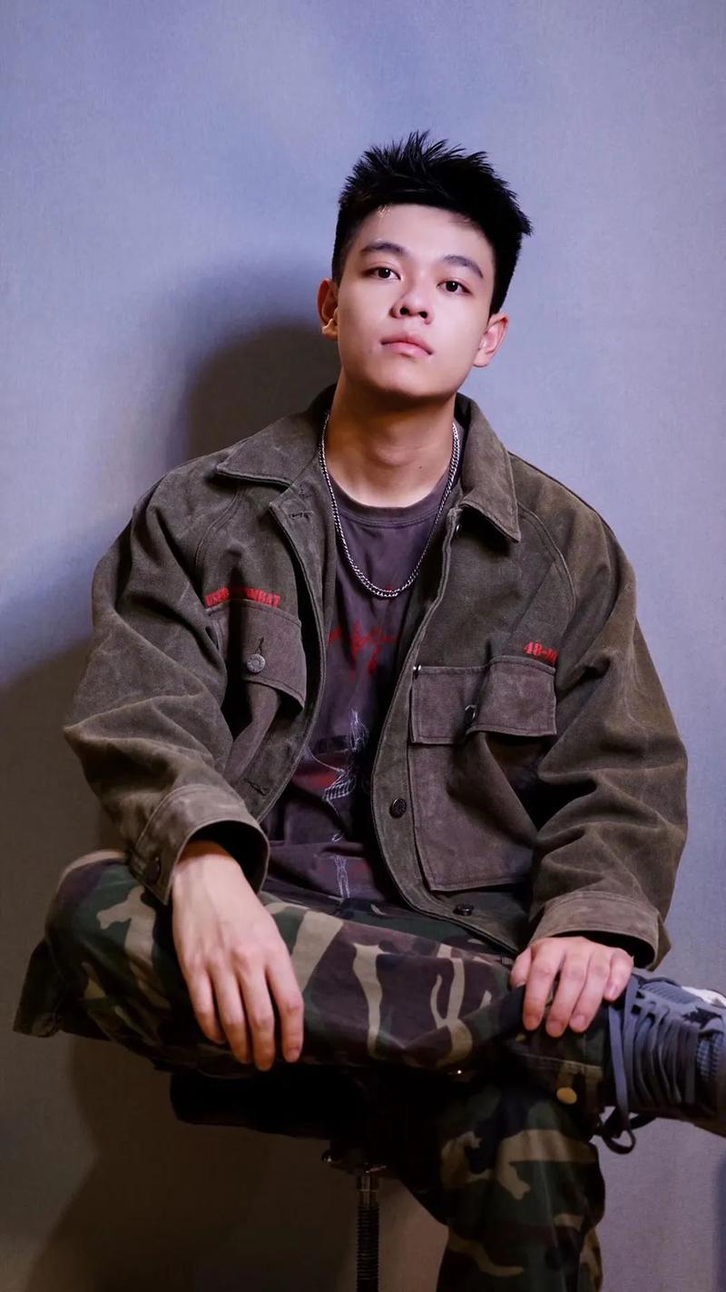 说唱新世代的综艺之王著名高抬腿表演艺术家周密是如何跨上央视的