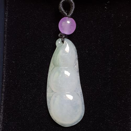 糯种福豆翡翠吊坠 (type a jadeite jade peapod pendant) ppp29674