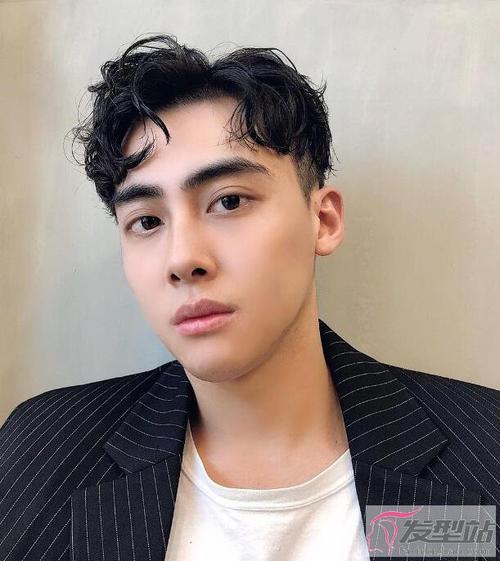 男士纹理剪裁范本,男生韩系纹理烫,上抓纹理头款款帅度大爆发_发型站