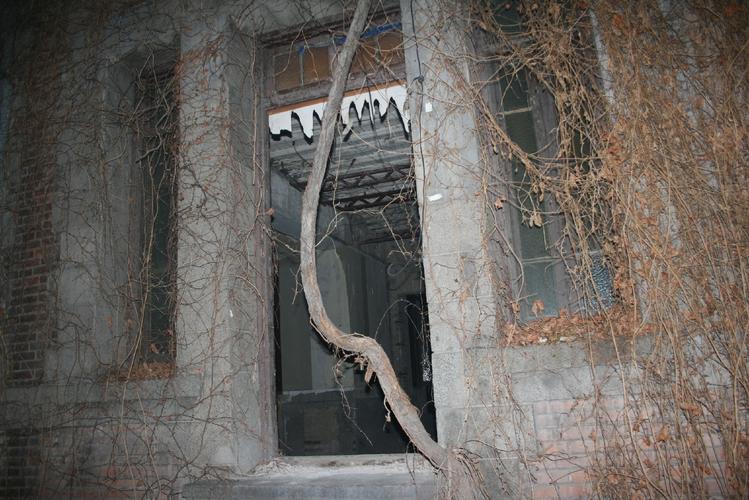 北京著名鬼宅:朝内81号