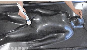 2013-05-05 21:32  提问者采纳 好像不是影片,是sm器具--真空床,这
