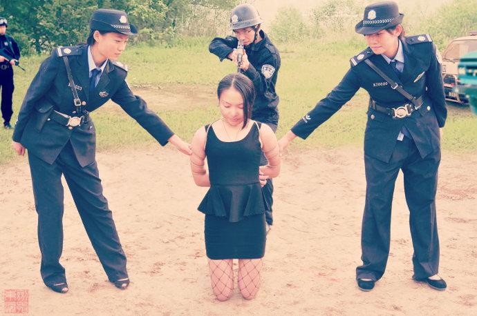 转载红颜女囚之女毒枭罪有应得法制警示教育模拟