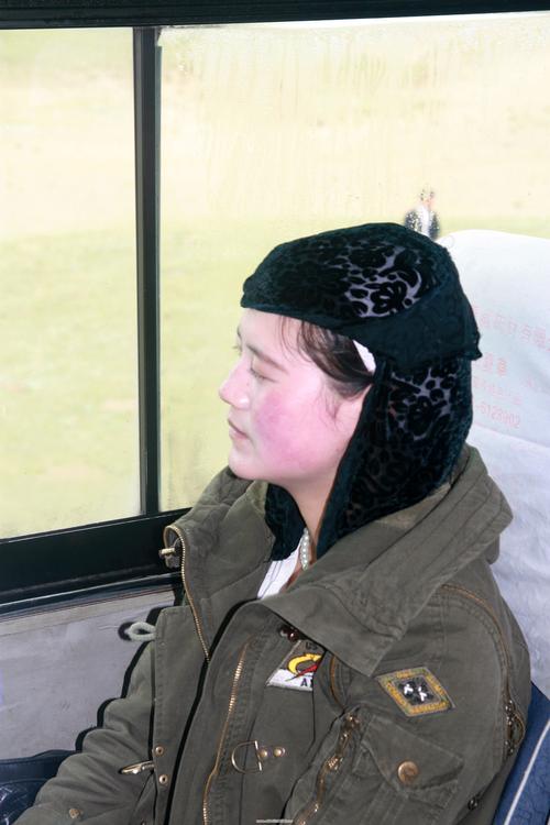 藏民  这个是撒拉族女孩儿