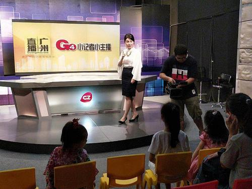 本期体验活动将由电视台明星主持人郭德欣姐姐为学员进行上镜技巧