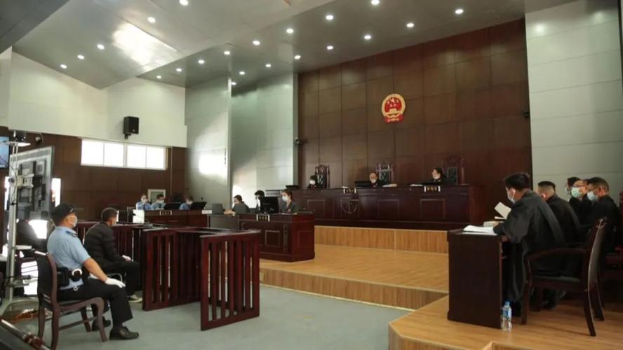 楚雄市人民法院公开开庭审理 15名恶势力犯罪嫌疑人受审