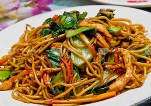 晚餐给儿子做的三鲜炒面,他吃了一大盘,吃完还想让我